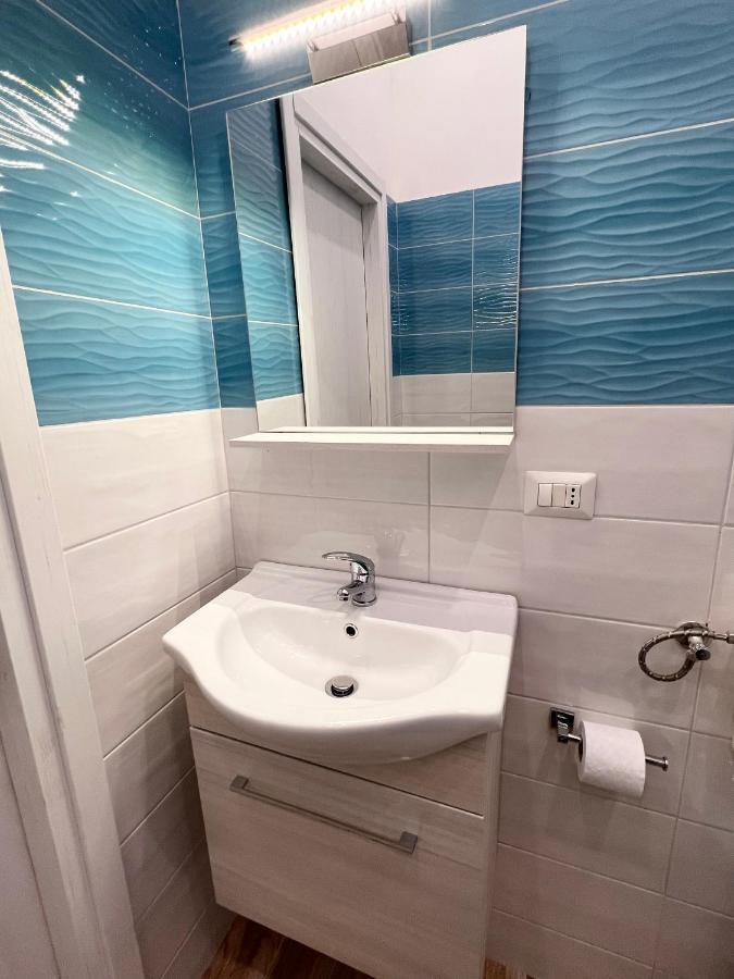 Airport Luxury Rooms Nápoles Exterior foto