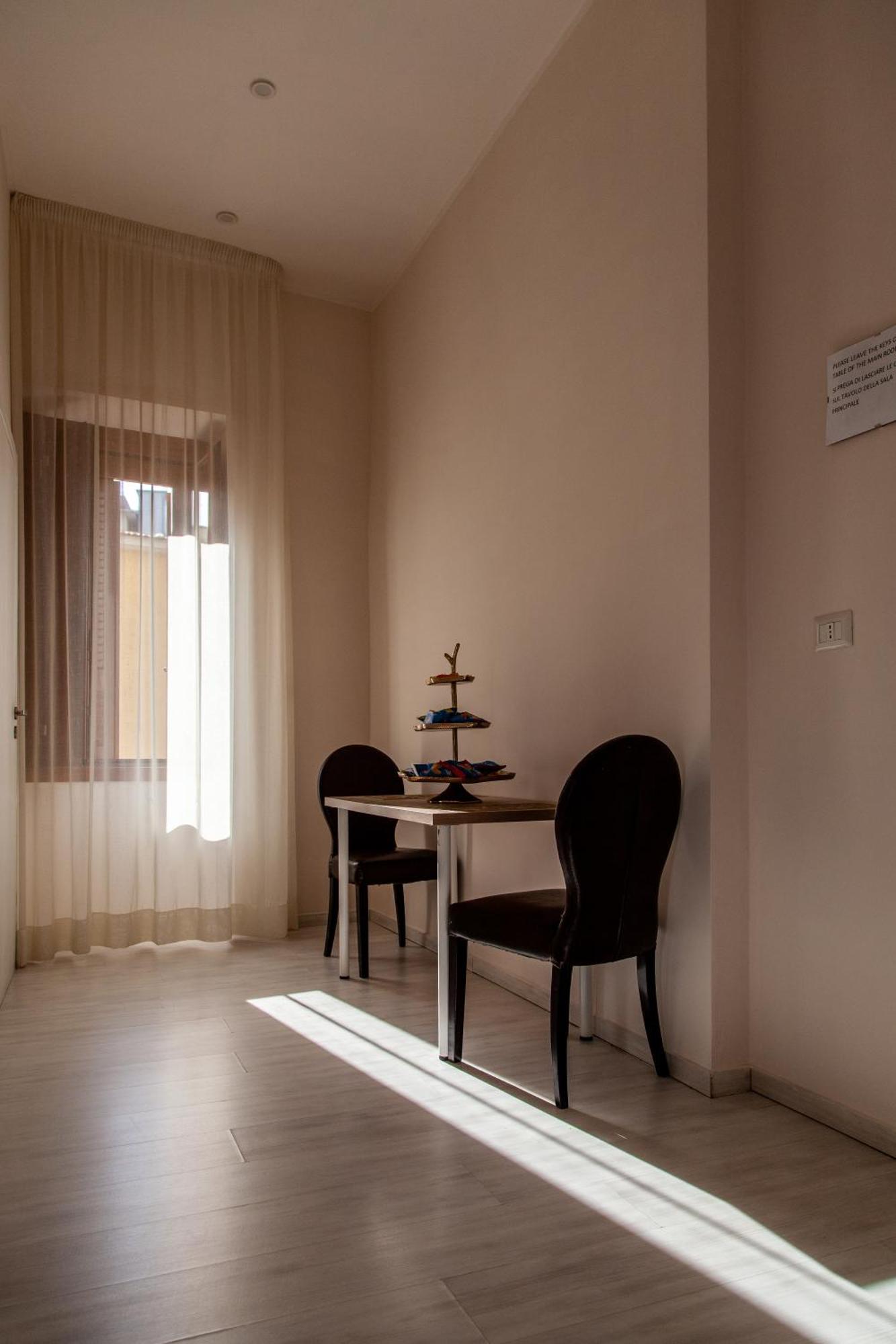 Airport Luxury Rooms Nápoles Exterior foto