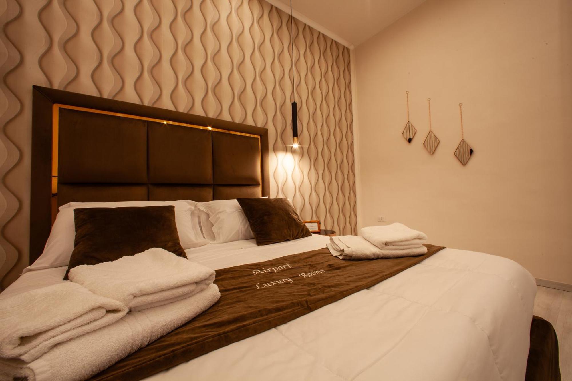 Airport Luxury Rooms Nápoles Exterior foto
